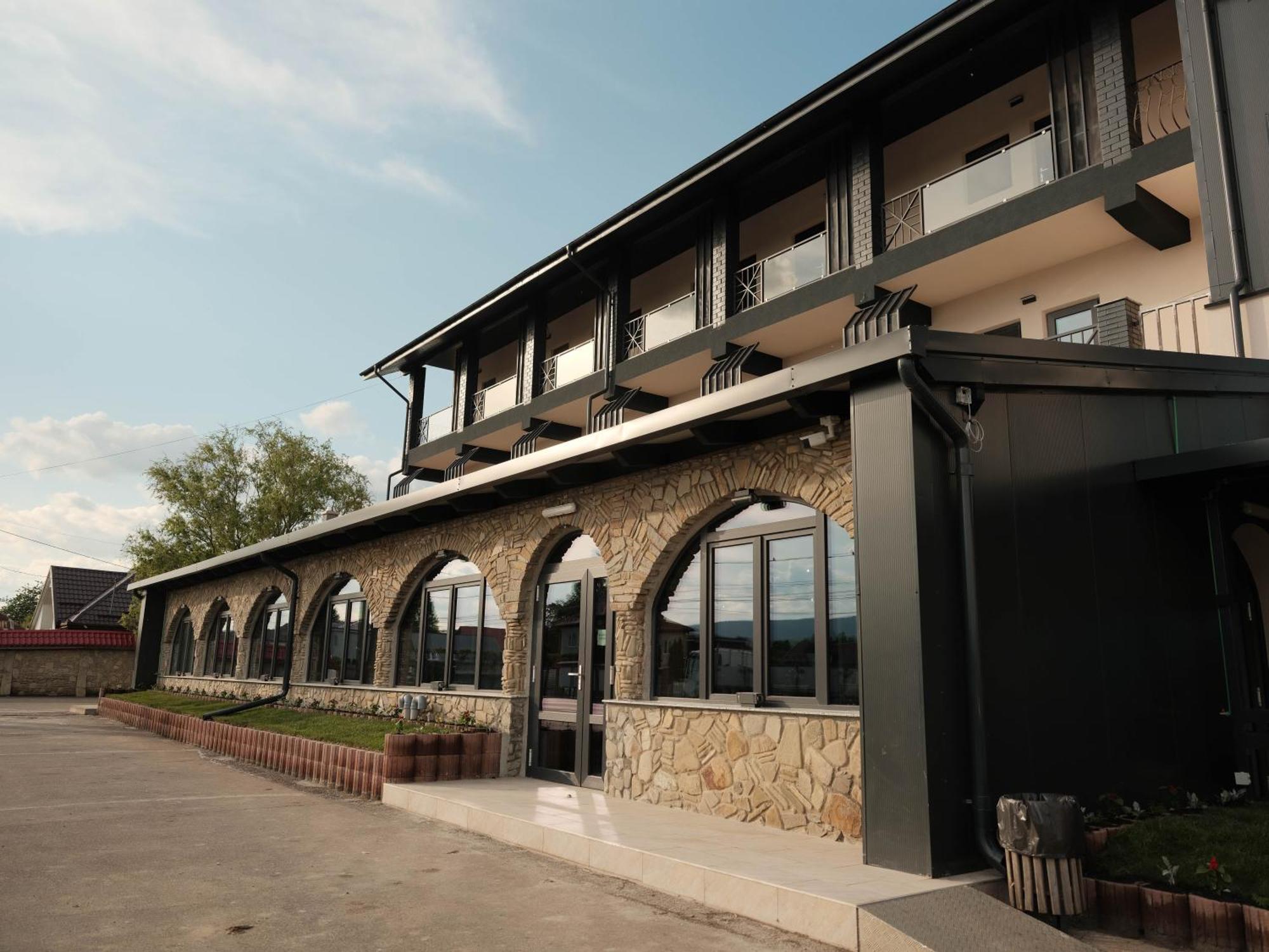 Hanul Ursilor Targu Neamt Exterior foto